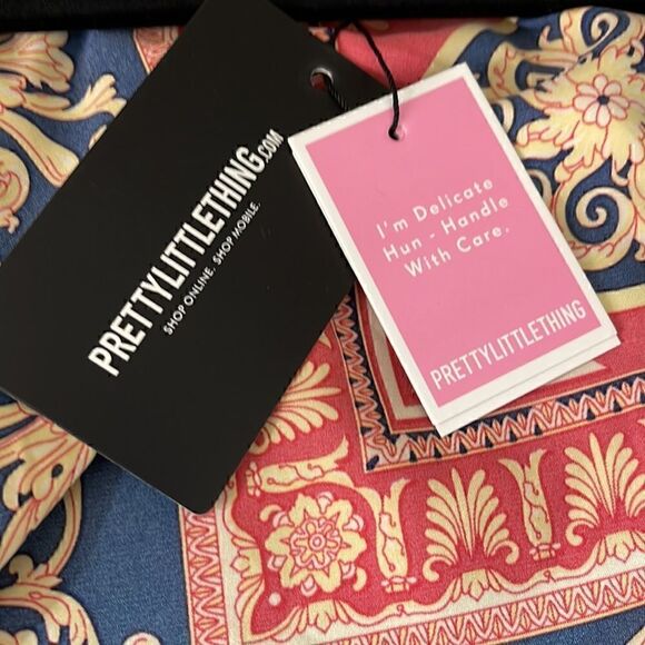 Pretty little thing Top Womens Small Front tie short sleeves Blouse - Picture 8 of 10